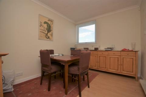 26 Bain Crescent, Helensburgh, G84 9DF