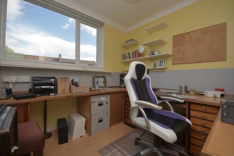 26 Bain Crescent, Helensburgh, G84 9DF