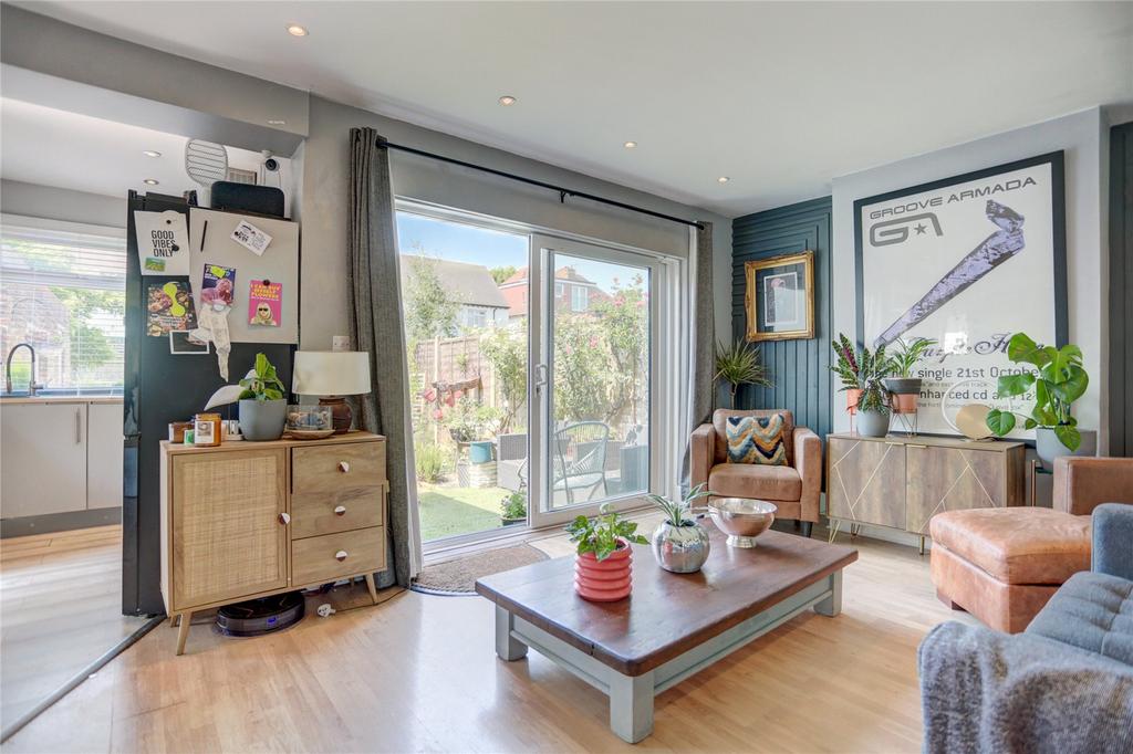 Brittany Road, Hove, East Sussex, BN3 3 bed semidetached house for