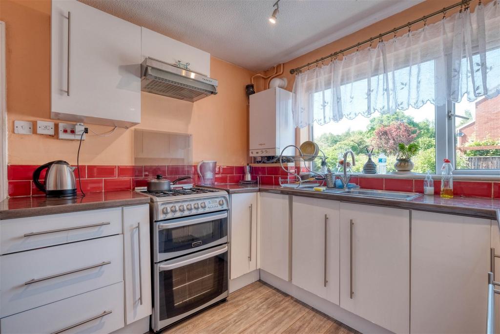Kenchester Close, Matchborough East, Redditch B98 0BT 3 bed semi