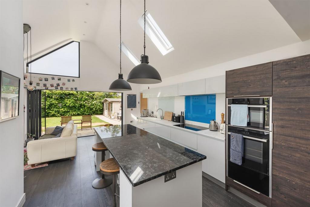 Herne Bay Road, Tankerton, Whitstable 3 bed detached house for sale £