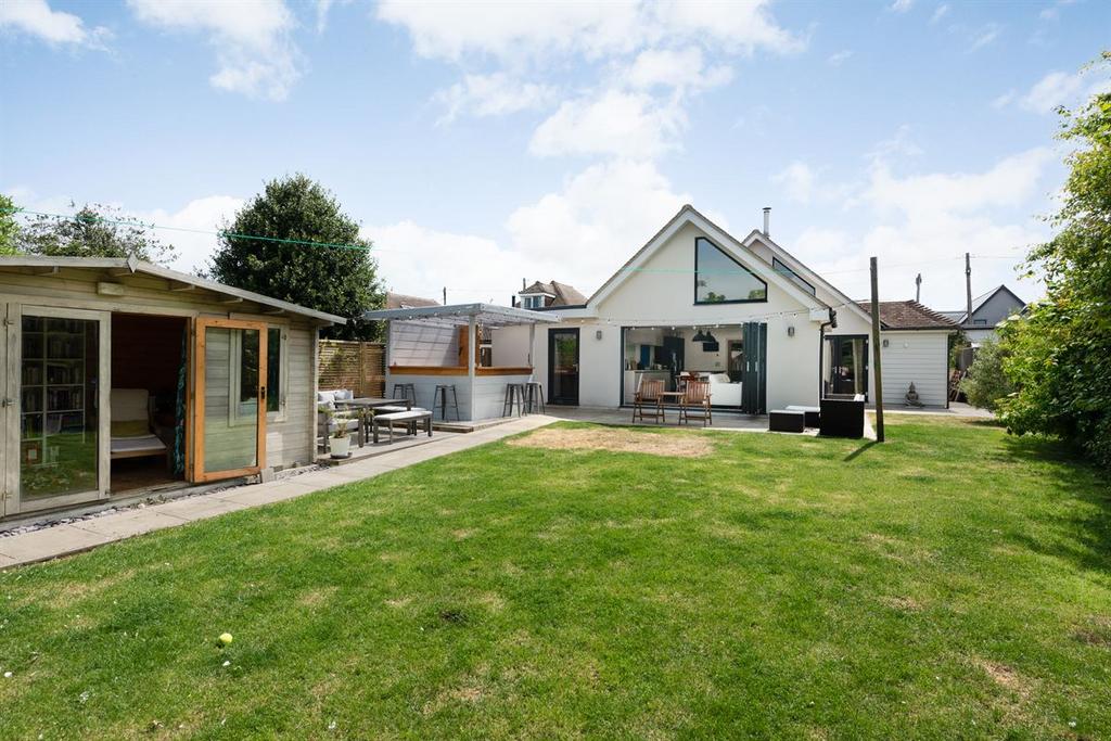 Herne Bay Road, Tankerton, Whitstable 3 bed detached house for sale £