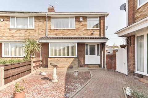 3 bedroom semi-detached house for sale, Coverdale, Hull, East Riding of Yorkshire, HU7 4AL