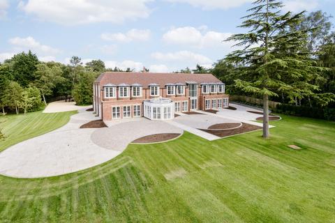 6 bedroom detached house for sale, Fulmer Common Road, Fulmer, SL0