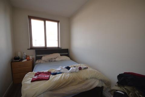 28 Radstock Avenue, Harrow, HA3 8PE