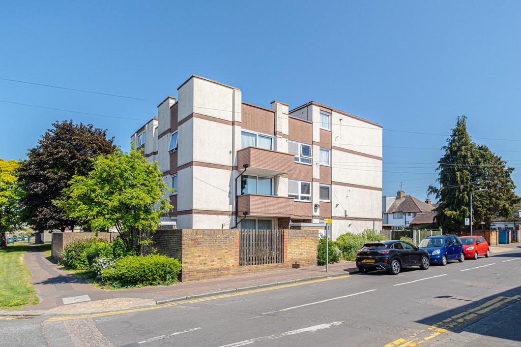 East Street, Southendonsea, SS2 2 bed flat for sale £220,000