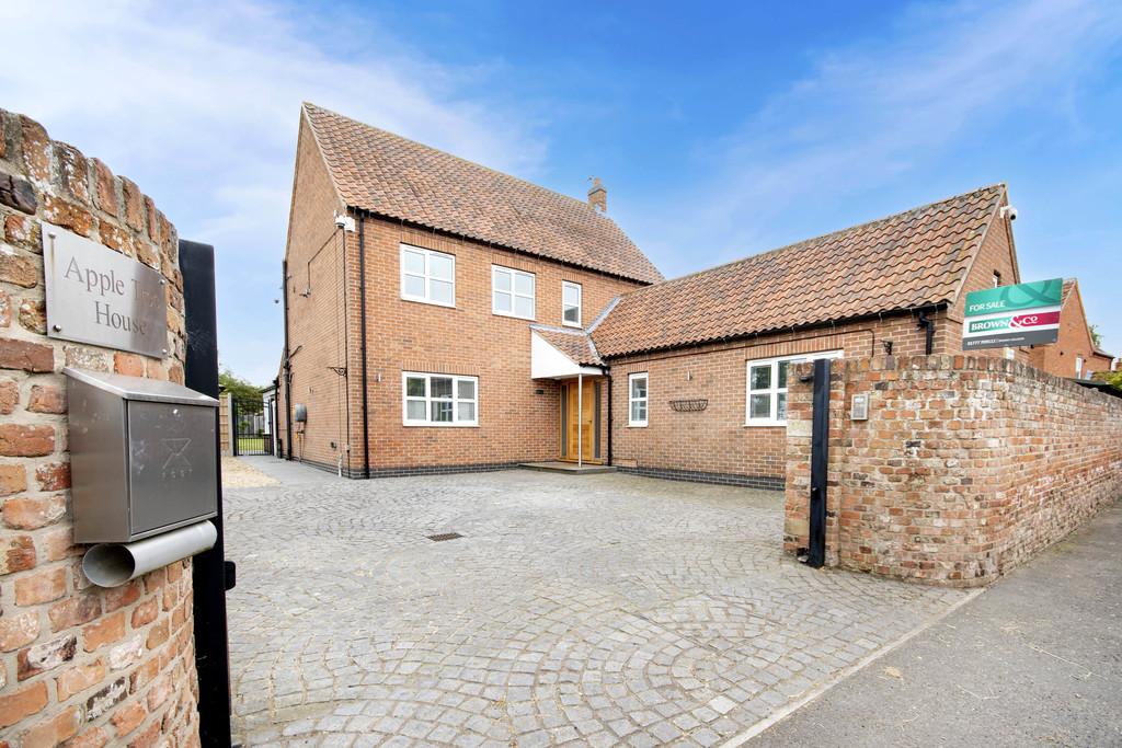 Rampton Road, Laneham, Retford 5 bed detached house £625,000