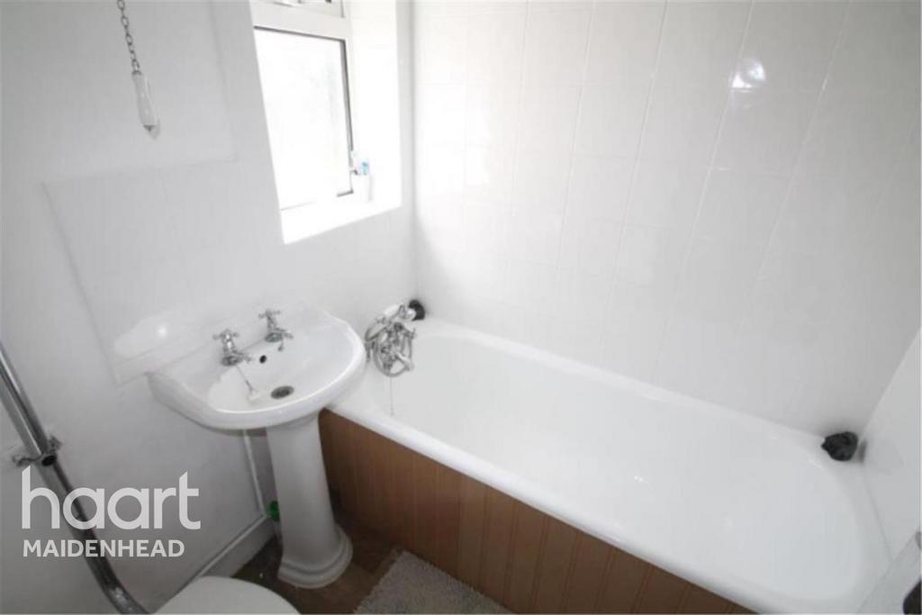 MAIDENHEAD, BERKSHIRE 2 bed flat to rent £1,250 pcm (£288 pw)
