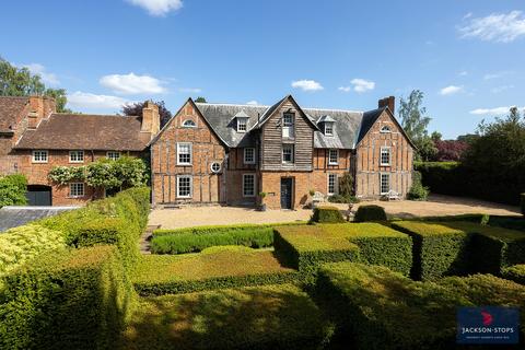 6 bedroom house for sale - The Avenue, Aspley Guise, Milton Keynes, MK17