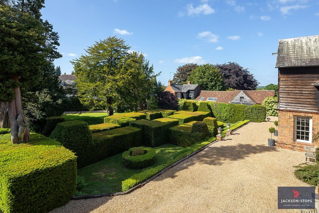 Yew Parterre