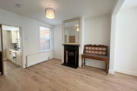 3 bedroom terraced house to rent, Kingsley Road, Pinner HA5