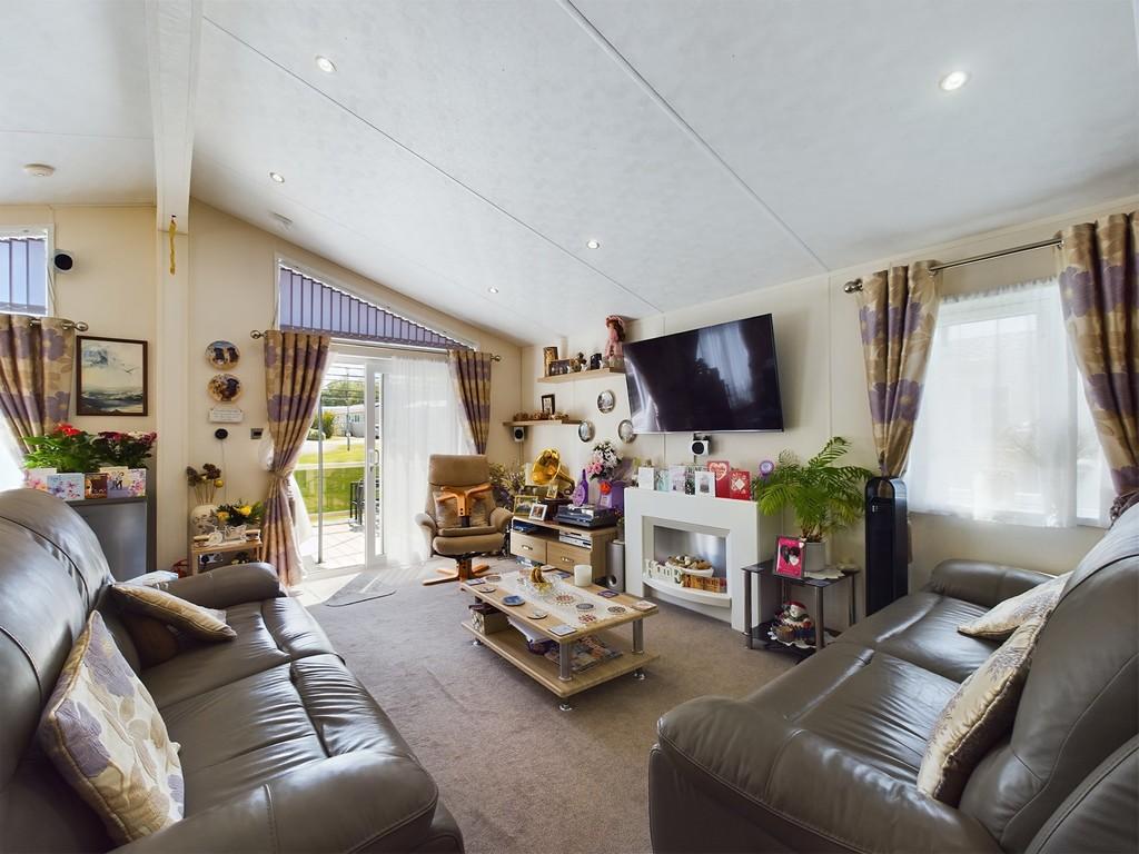 Cathedral View, Newark Road 2 bed detached bungalow for sale £150,000