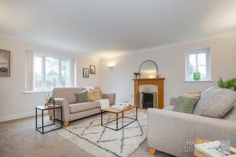 2 Bishops Park, Dereham, NR19 2GA