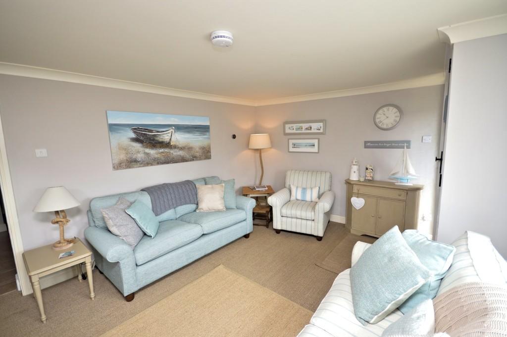 2 bed cottage to rent £1,100 pcm (£254 pw)