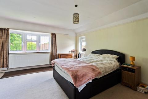 33 Buckingham Way, Wallington, SM6 9LU
