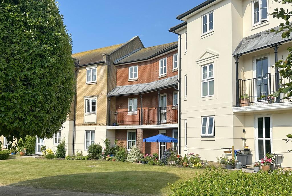 Bucklers Court, Lymington SO41 1 bed apartment for sale £149,950