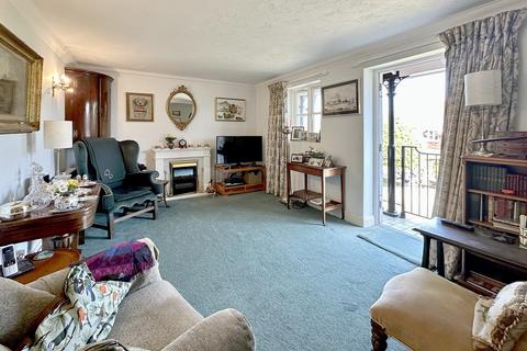 1 bedroom apartment for sale, Bucklers Court, Lymington SO41