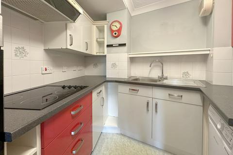 1 bedroom apartment for sale, Bucklers Court, Lymington SO41