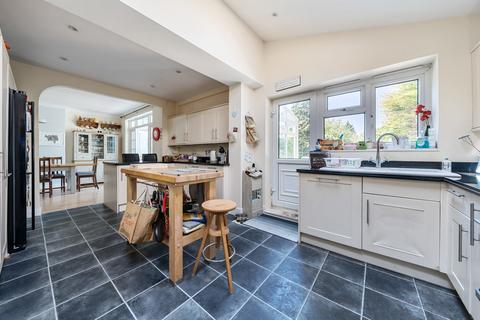 18 East Drive, Carshalton, SM5 4PB