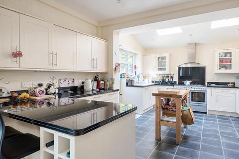 18 East Drive, Carshalton, SM5 4PB