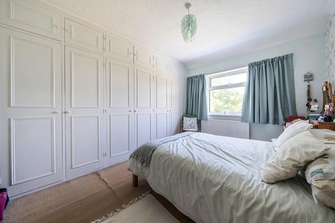 18 East Drive, Carshalton, SM5 4PB