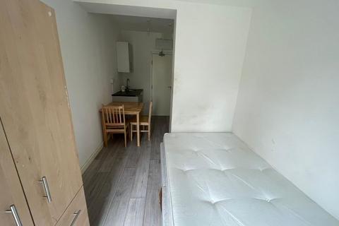 42 Harvey Road, Hounslow, TW4 5LU