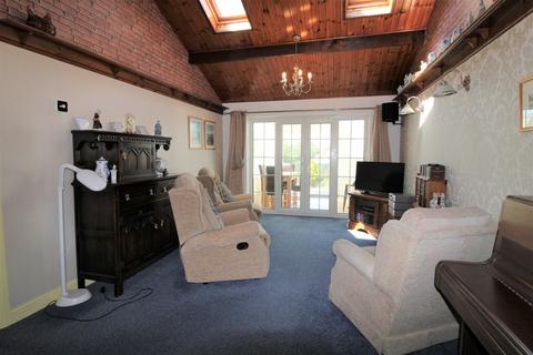 28 Alnwick, Toothill, Swindon, SN5 8JJ