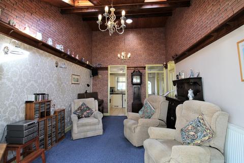 28 Alnwick, Toothill, Swindon, SN5 8JJ