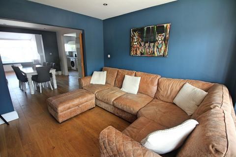 3 bedroom semi-detached house for sale - Oakleigh Avenue, Glen Parva, Leicester