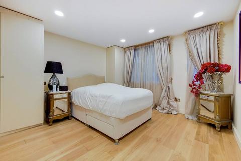 3 bedroom flat for sale, The Quadrangle, Hyde Park Estate, London, W2