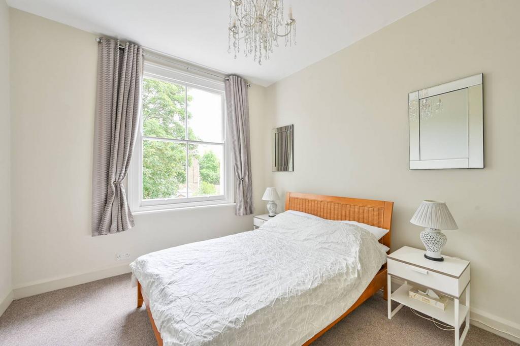 Ellison Road, Streatham Common, London, SW16 1 bed flat for sale £350,000
