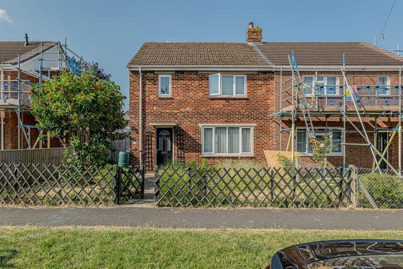 Granville Road, Melksham SN12 3 bed semidetached house for sale £270,000