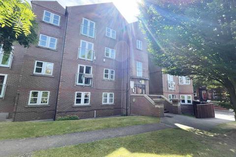 4 bedroom flat to rent, Kensington Terrace, Hyde Park, Leeds, LS6