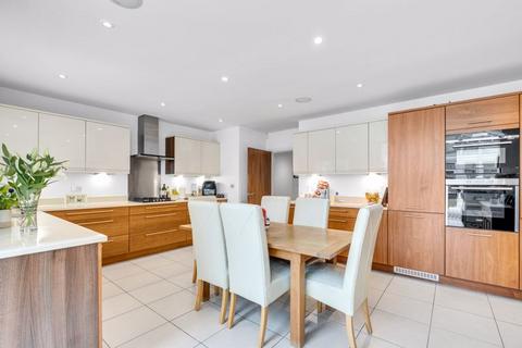 12 Hazeltree Drive, Sutton Coldfield, B75 5DE