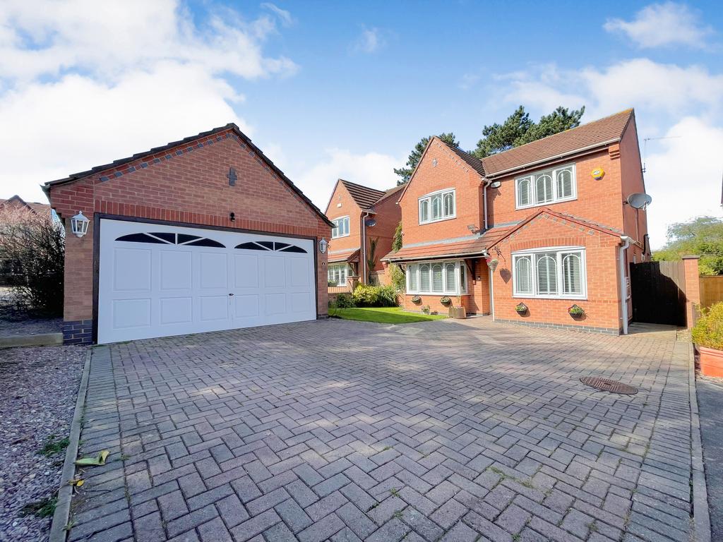 Pine View, Leicester Forest East... 4 bed detached house for sale £