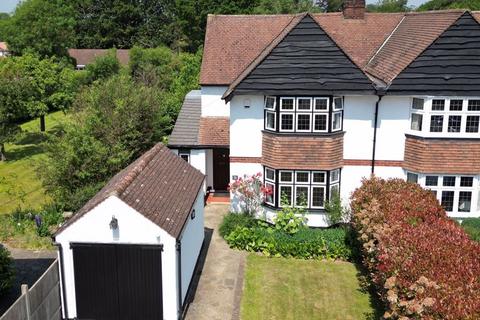 21 Cross Road, Tadworth, KT20 5ST
