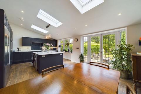 21 Cross Road, Tadworth, KT20 5ST