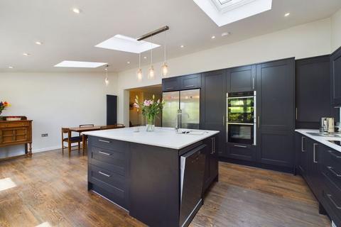 21 Cross Road, Tadworth, KT20 5ST