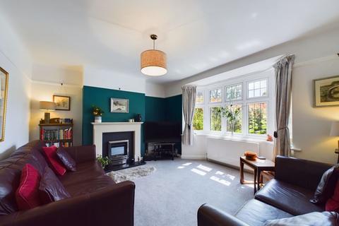 21 Cross Road, Tadworth, KT20 5ST
