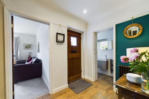 21 Cross Road, Tadworth, KT20 5ST