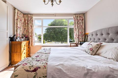 32 Willis Avenue, Sutton, SM2 5HS