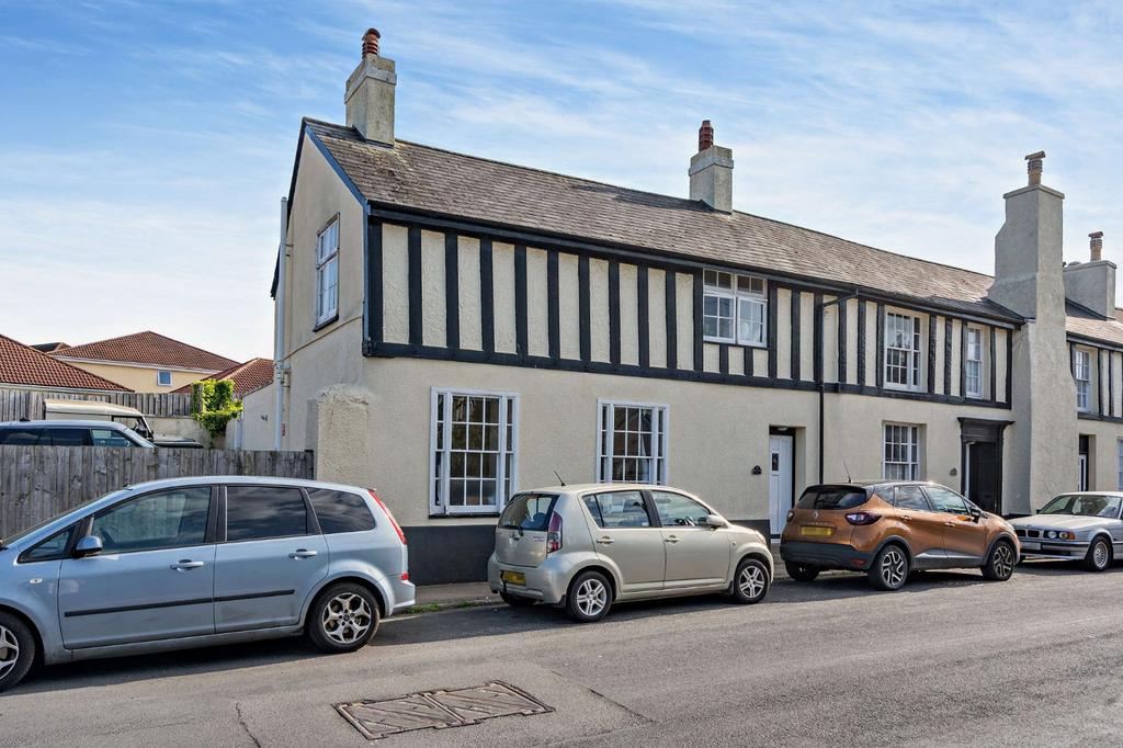Lower Polsham Road, Paignton, Devon 4 bed end of terrace house £400,000