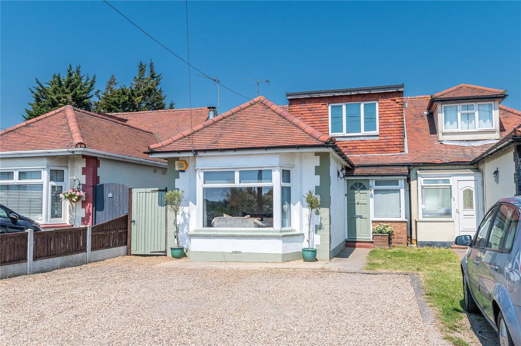 Barling Road, Great Wakering, SouthendonSea, Essex, SS3 3 bed semidetached house for sale £
