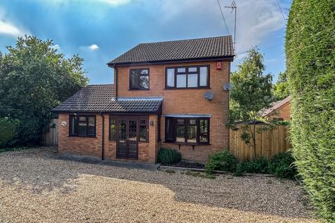 3 bedroom detached house for sale, Bunkers Hill, Wisbech St. Mary, PE13