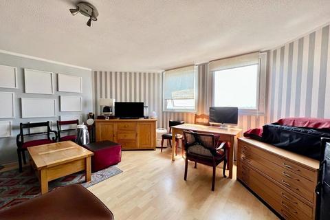 1 bedroom apartment for sale, Tamar Square, Woodford Green, Essex