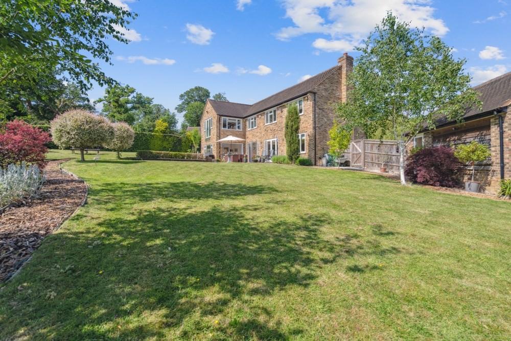 Bakers Wood, Denham UB9 4 bed detached house for sale £1,350,000