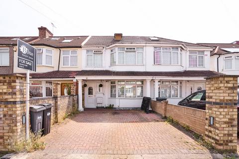4 bedroom terraced house for sale, Manor Avenue, Hounslow, TW4