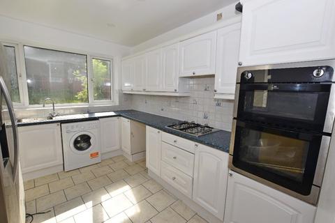 3 bedroom semi-detached house to rent, Barnes Hill, Birmingham