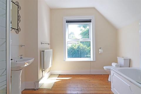 1 Brighton Terrace, Redhill, RH1 6EU