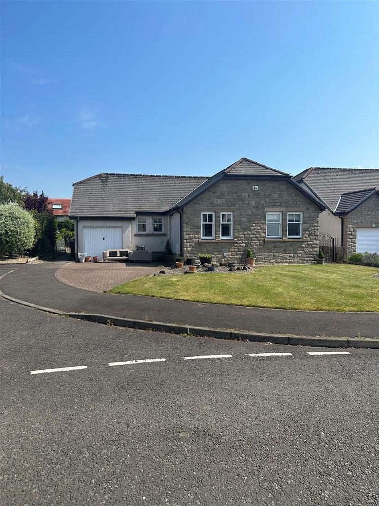 Almond View, Perth 4 bed detached bungalow £1,250 pcm (£288 pw)